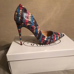 Steve Madden snake skin pumps
